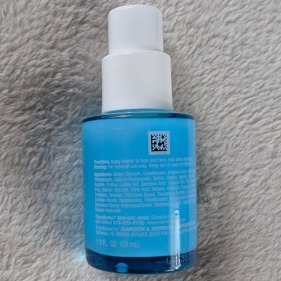Neutrogena Hydro Boost Ultra Hydrating Daily Facial Serum 1oz. - Picture 3 of 3